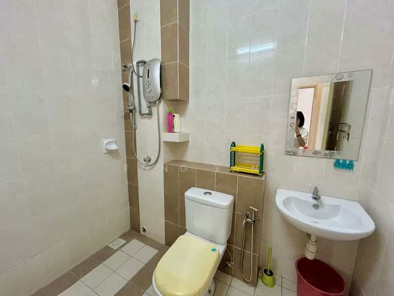 Rumah Teres 2 Tingkat untuk Dijual di Setia Indah 12 (Setia Alam) - Fong Yan - Bathroom - PropertyGuru.com.my
