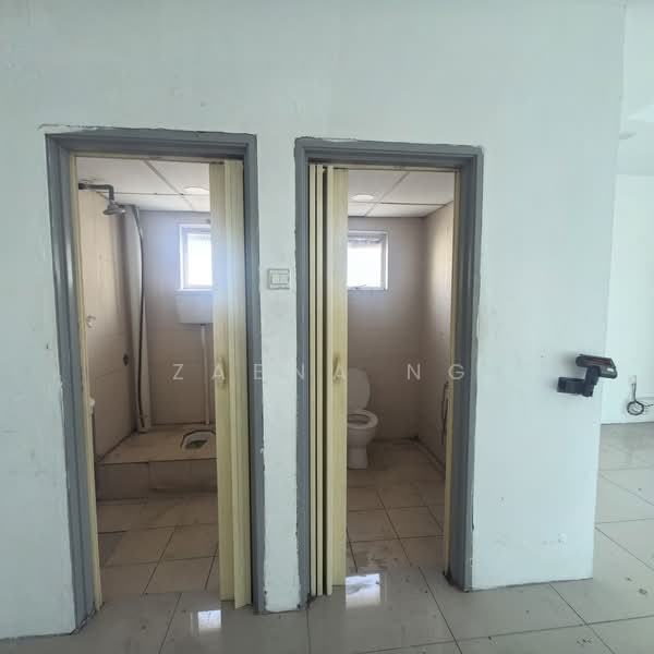 Semi-D Factory for Rent in Bandar Sultan Suleiman (Port Klang (Pelabuhan Klang)) - Zaena Ng - Bathroom - PropertyGuru.com.my