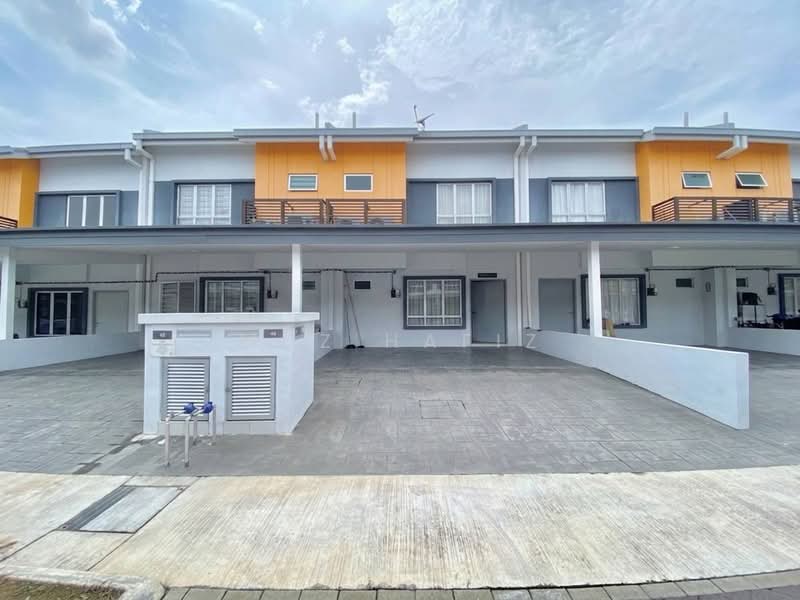 2-storey Terraced House for Sale in Alam Perdana (Puncak Alam) - Muz Hafiz - PropertyGuru.com.my
