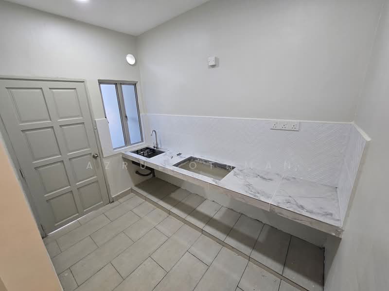1-storey Terraced House for Sale in Taman Rasah Jaya (Rasah) - Azrul Othman - Kitchen - PropertyGuru.com.my