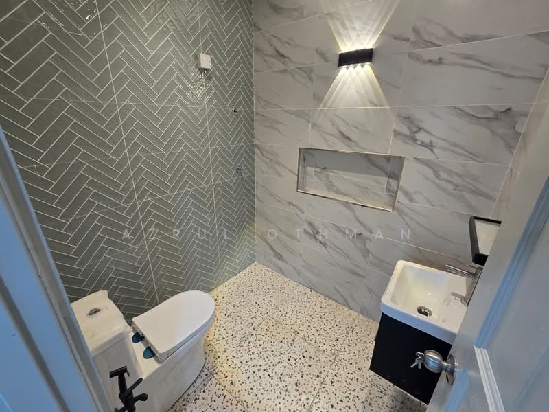 1-storey Terraced House for Sale in Taman Rasah Jaya (Rasah) - Azrul Othman - Bathroom - PropertyGuru.com.my