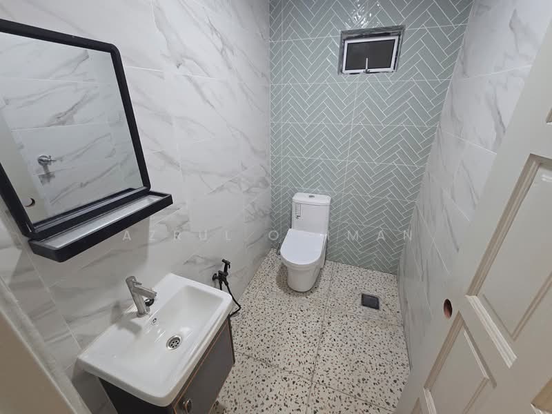 1-storey Terraced House for Sale in Taman Rasah Jaya (Rasah) - Azrul Othman - Bathroom - PropertyGuru.com.my