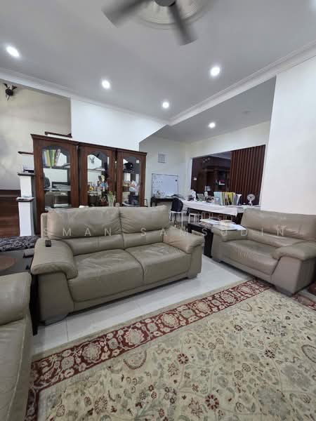 2-storey Terraced House for Sale in Shah Alam (Selangor) - Asman Samsudin - Living Room - PropertyGuru.com.my