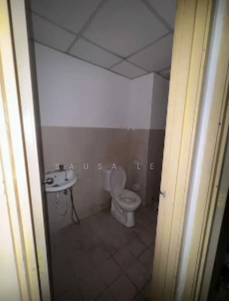 Shop / Office for Sale in Bandar Baru Permas Jaya (Permas Jaya) - Sausa Lee - Bathroom - PropertyGuru.com.my