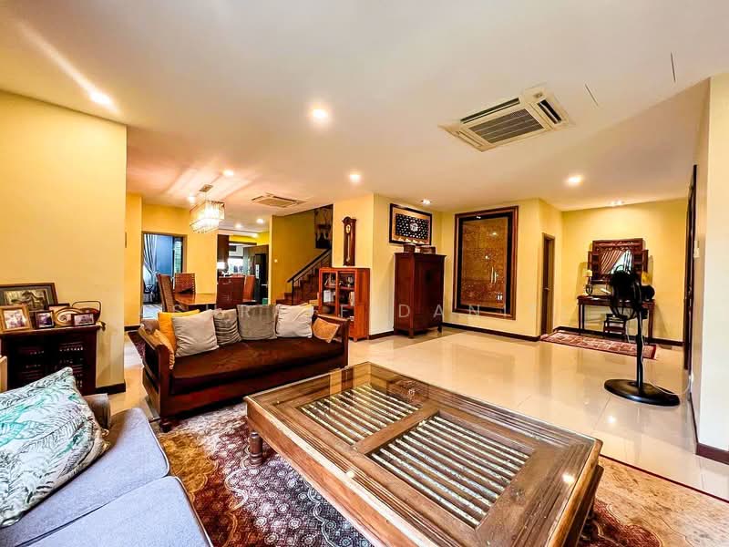 Rumah Banglo untuk Dijual di Bukit Rahman Putra (Sungai Buloh) - Ashraff Daniel - Living Room - PropertyGuru.com.my