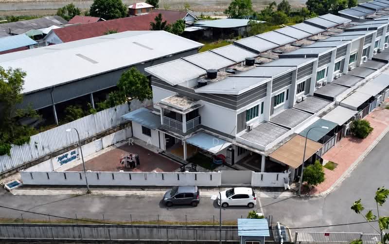 Rumah Teres 2 Tingkat untuk Dijual di Kampung Bukit Lanchong (Subang Jaya) - Ashraff Daniel - Exterior - PropertyGuru.com.my