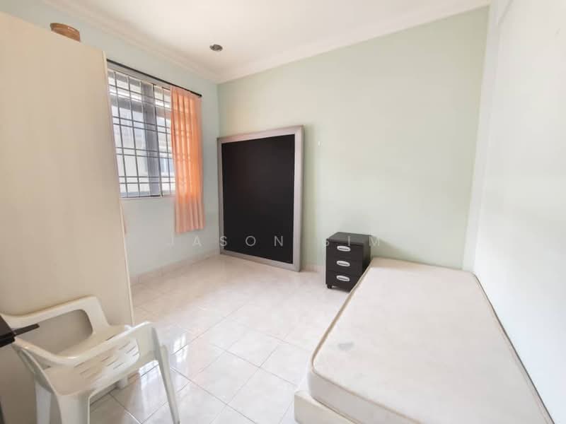 Pangsapuri untuk Dijual di Vista Seri Alam - Jason Sim - Bedroom - PropertyGuru.com.my