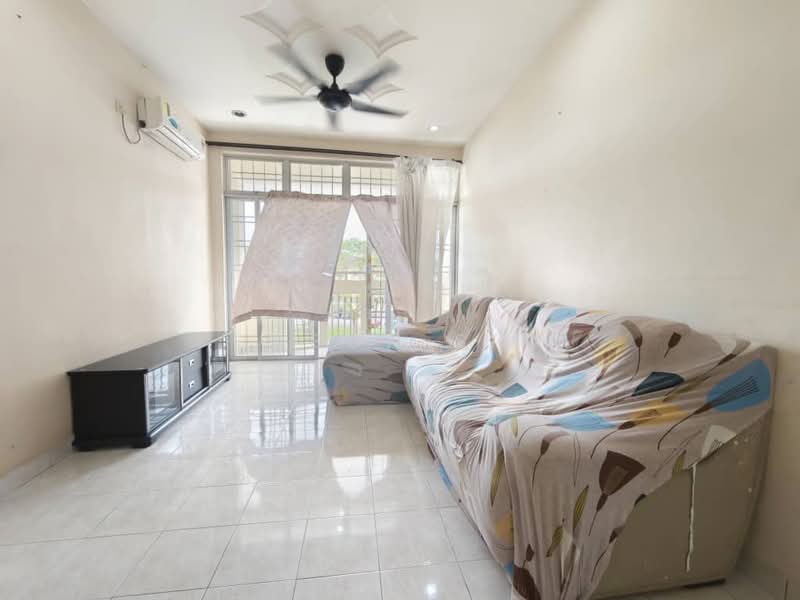 Pangsapuri untuk Dijual di Vista Seri Alam - Jason Sim - Living Room - PropertyGuru.com.my