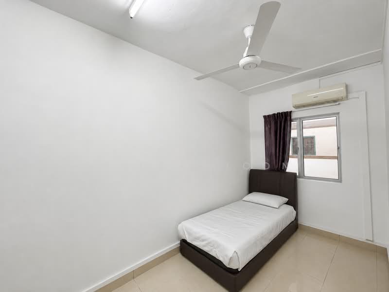 Kondominium untuk Dijual di Mutiara Residence - Vincent Loon - Bedroom - PropertyGuru.com.my