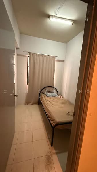 Kondominium untuk Dijual di The Vistana - Chen Kah Seng - Bedroom - PropertyGuru.com.my
