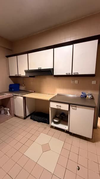Kondominium untuk Dijual di The Vistana - Chen Kah Seng - Kitchen - PropertyGuru.com.my