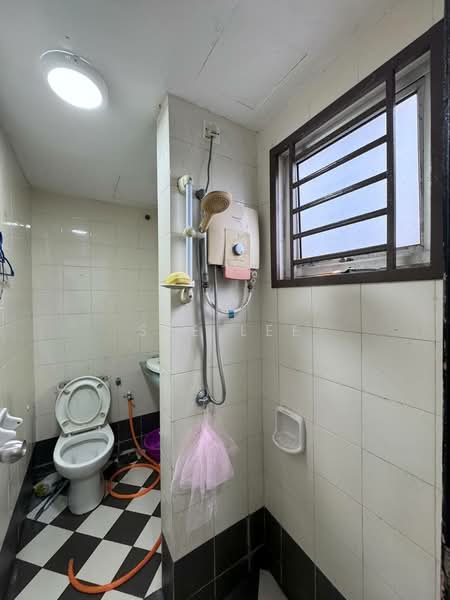 Servis Apartment untuk Dijual di The Embassy (Bangunan Duta Impian) - Sze Lee - Bathroom - PropertyGuru.com.my