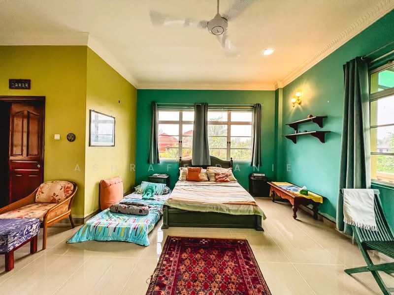 Bungalow for Sale in Country Heights (Kajang) - Ashraff Daniel - Bedroom - PropertyGuru.com.my
