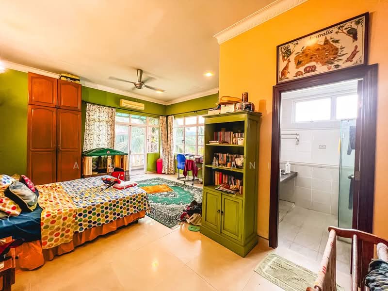 Bungalow for Sale in Country Heights (Kajang) - Ashraff Daniel - Bedroom - PropertyGuru.com.my