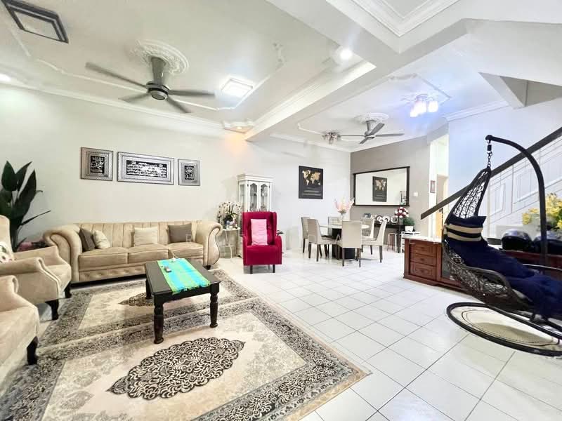 2-storey Terraced House for Sale in Taman Pelangi Semenyih (Semenyih) - Ashraff Daniel - Living Room - PropertyGuru.com.my