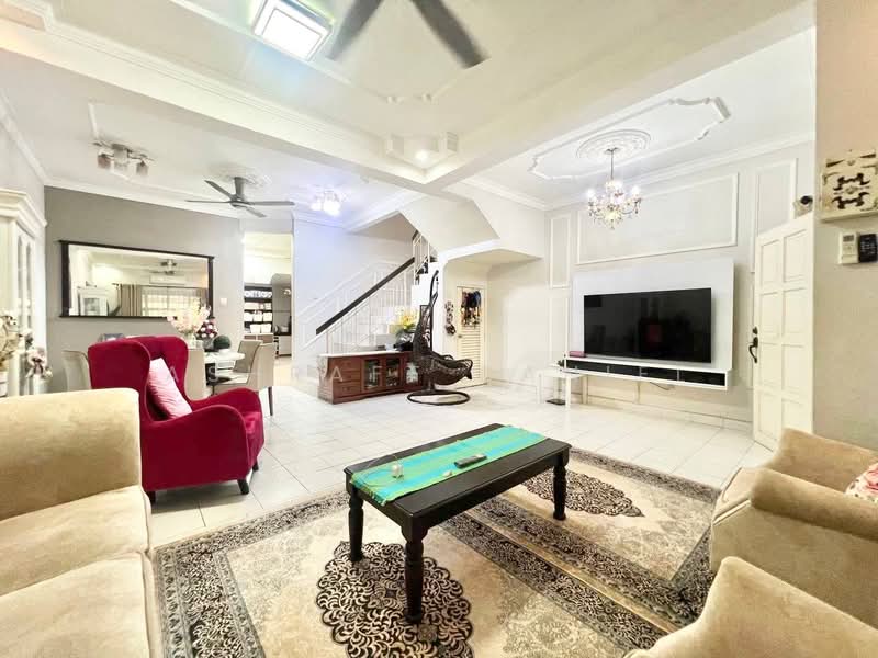 2-storey Terraced House for Sale in Taman Pelangi Semenyih (Semenyih) - Ashraff Daniel - Living Room - PropertyGuru.com.my