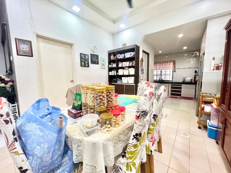 2-storey Terraced House for Sale in Taman Pelangi Semenyih (Semenyih) - Ashraff Daniel - Dining Room - PropertyGuru.com.my