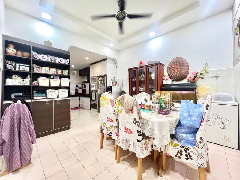 2-storey Terraced House for Sale in Taman Pelangi Semenyih (Semenyih) - Ashraff Daniel - Dining Room - PropertyGuru.com.my
