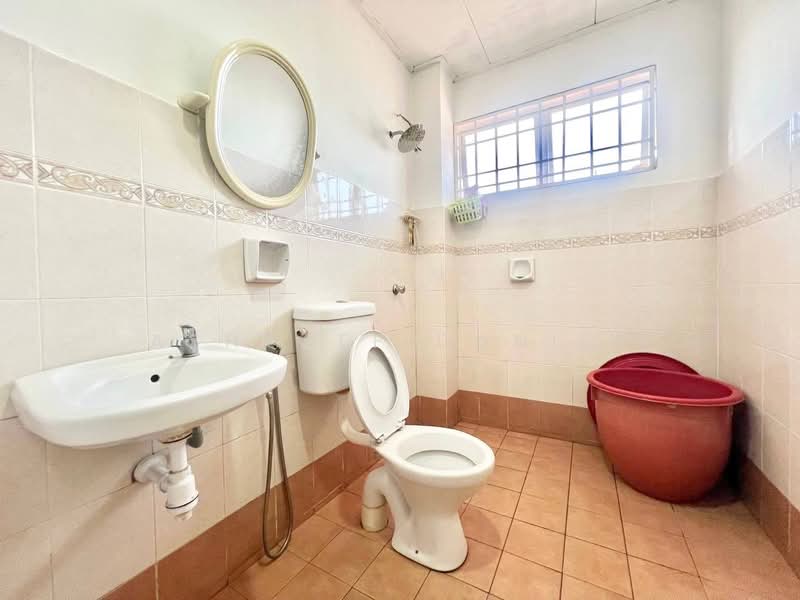 2-storey Terraced House for Sale in Taman Pelangi Semenyih (Semenyih) - Ashraff Daniel - Bathroom - PropertyGuru.com.my