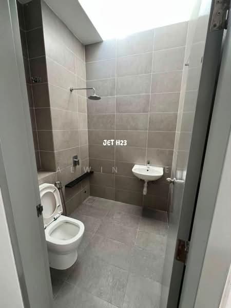 2-storey Terraced House for Sale in Setia Utama (Setia Alam) - Alwin Lee - Bathroom - PropertyGuru.com.my