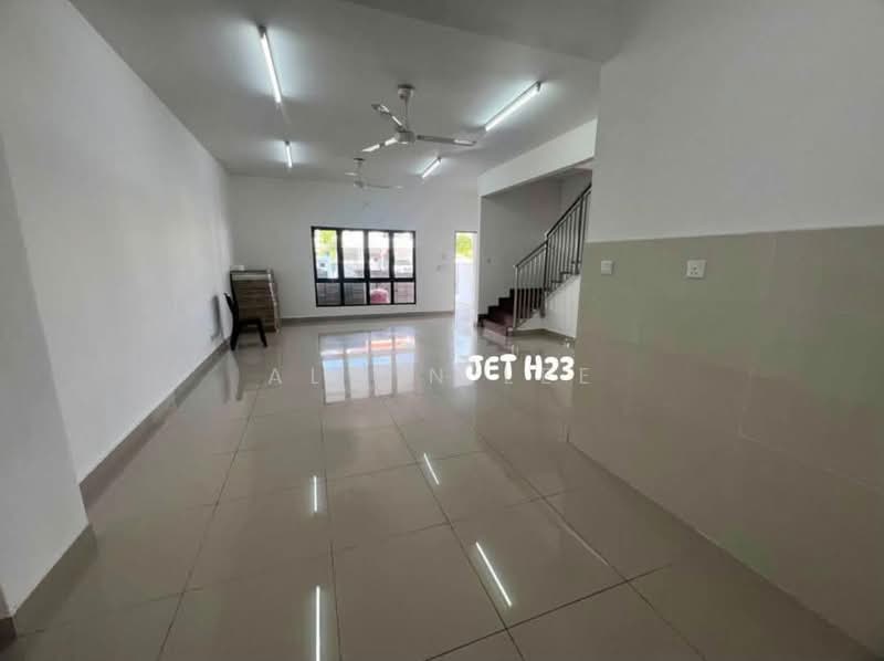 2-storey Terraced House for Sale in Setia Utama (Setia Alam) - Alwin Lee - Living Room - PropertyGuru.com.my