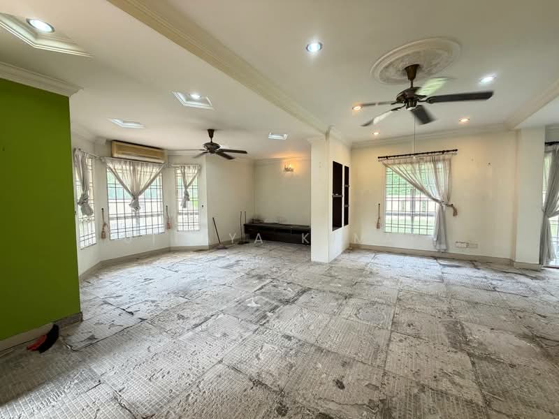 Bungalow for Sale in Bandar Country Homes (Rawang) - Uthaya Kumar - Living Room - PropertyGuru.com.my