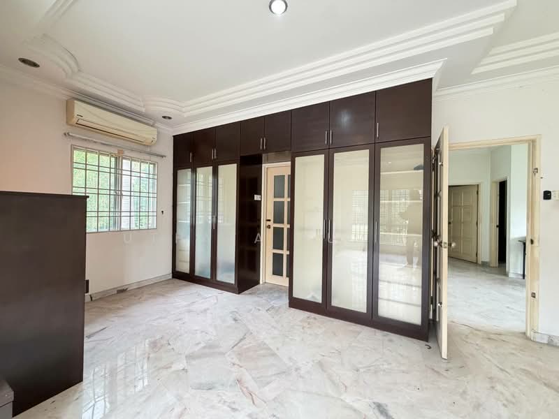 Bungalow for Sale in Bandar Country Homes (Rawang) - Uthaya Kumar - Bedroom - PropertyGuru.com.my