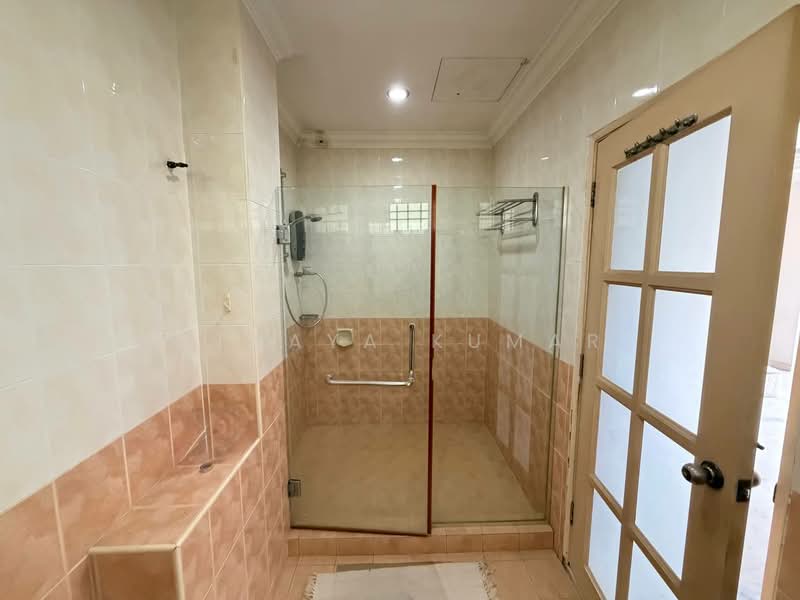 Bungalow for Sale in Bandar Country Homes (Rawang) - Uthaya Kumar - Bathroom - PropertyGuru.com.my
