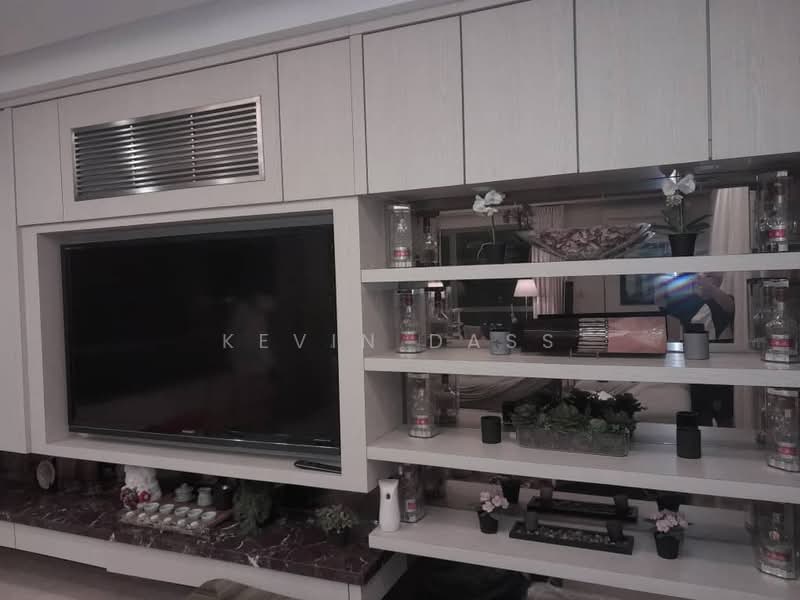 Servis Apartment untuk Dijual di The Capsquare Residences - Kevin Dass - Living Room - PropertyGuru.com.my
