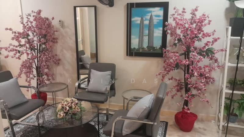 Servis Apartment untuk Dijual di The Capsquare Residences - Kevin Dass - Living Room - PropertyGuru.com.my