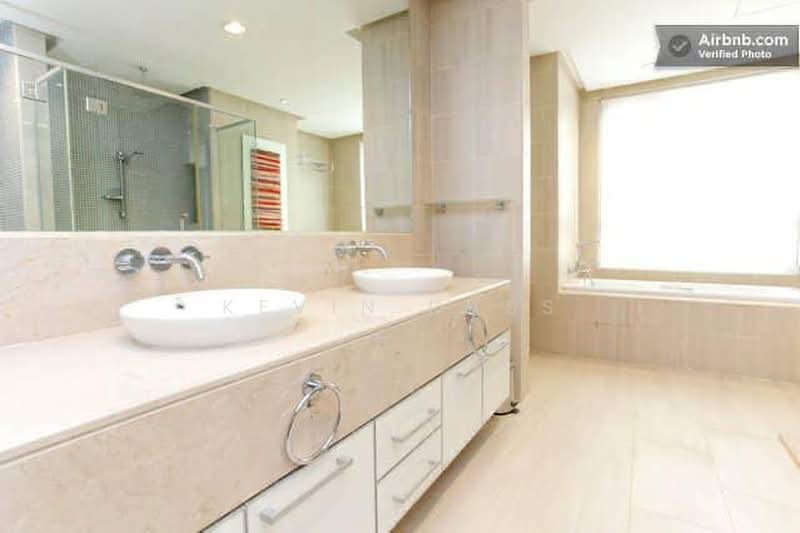 Servis Apartment untuk Dijual di The Capsquare Residences - Kevin Dass - Bathroom - PropertyGuru.com.my