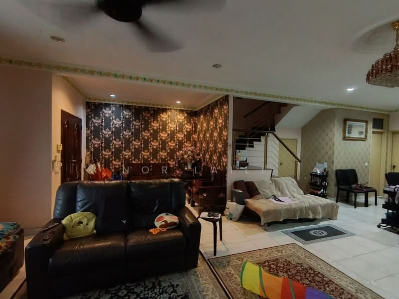 2-storey Terraced House for Sale in Setia Damai (Setia Alam) - Nor Laili - Living Room - PropertyGuru.com.my