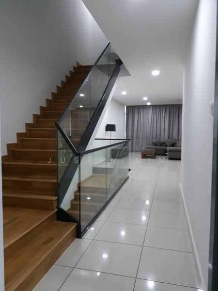 Kondominium untuk Disewa di Cristal Serin Residence - Justin Lim - Living Room - PropertyGuru.com.my