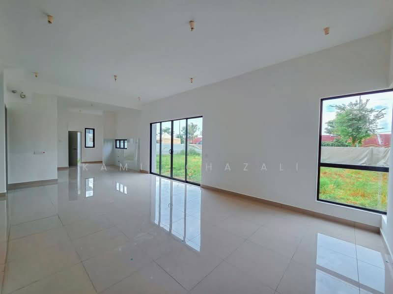 Semi-Detached House for Sale in Cyberjaya (Selangor) - Kamil Ghazali - Living Room - PropertyGuru.com.my