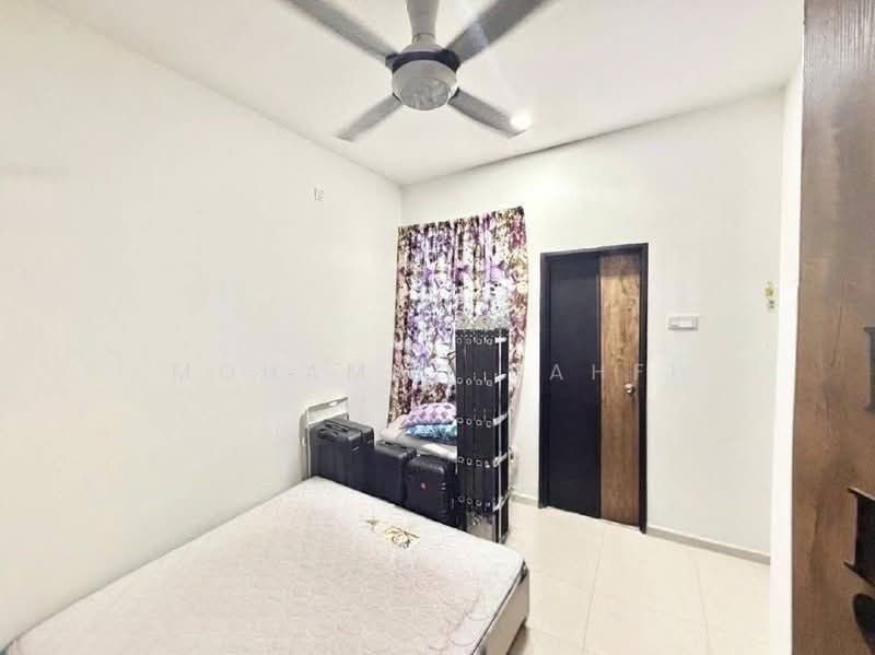 2-storey Terraced House for Sale in Taman Bukit Tiram (Ulu Tiram) - Mohamad Rahfi - Bedroom - PropertyGuru.com.my