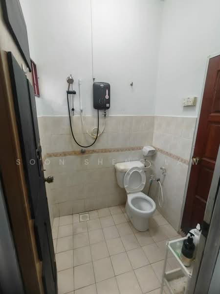 Bungalow for Sale in Taman Tasik Semenyih (Semenyih) - Soon Sheng Law - Bathroom - PropertyGuru.com.my