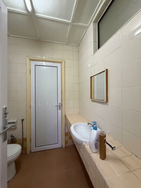 Condominium for Rent at Armanee - Alicia Soo - Bathroom - PropertyGuru.com.my