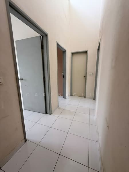 Rumah Teres 2-Tingkat untuk Dijual di Taman Setia Indah (Tebrau) - Caren Chin - Corridor - PropertyGuru.com.my
