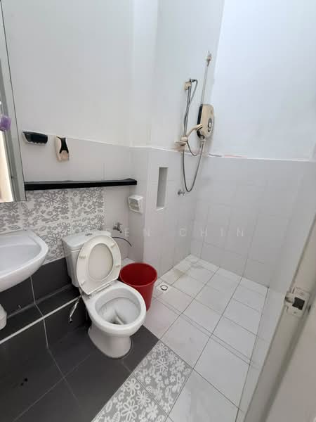 Rumah Teres 2-Tingkat untuk Dijual di Taman Setia Indah (Tebrau) - Caren Chin - Bathroom - PropertyGuru.com.my