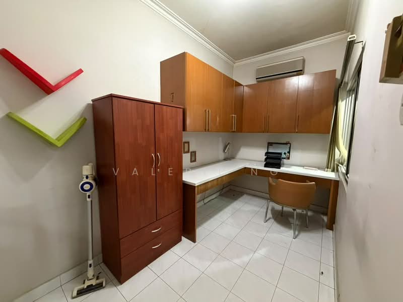 Rumah Teres 2 Tingkat untuk Dijual di Taman Sri Bintang (Kepong) - Valerie Ng - Study - PropertyGuru.com.my