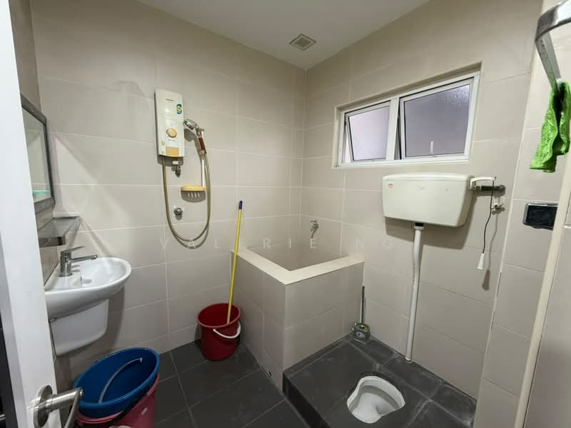 Rumah Teres 2 Tingkat untuk Dijual di Taman Sri Bintang (Kepong) - Valerie Ng - Bathroom - PropertyGuru.com.my