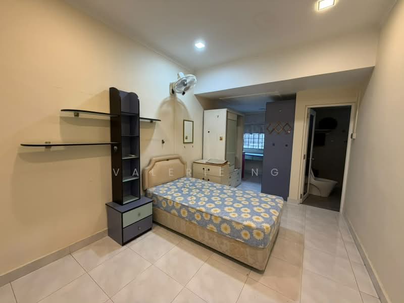 Rumah Teres 2 Tingkat untuk Dijual di Taman Sri Bintang (Kepong) - Valerie Ng - Bedroom - PropertyGuru.com.my