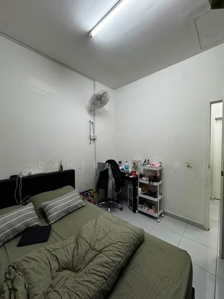 2-storey Terraced House for Sale in Taman Dato Onn (Johor Bahru) - Daniel Yong - Bedroom - PropertyGuru.com.my