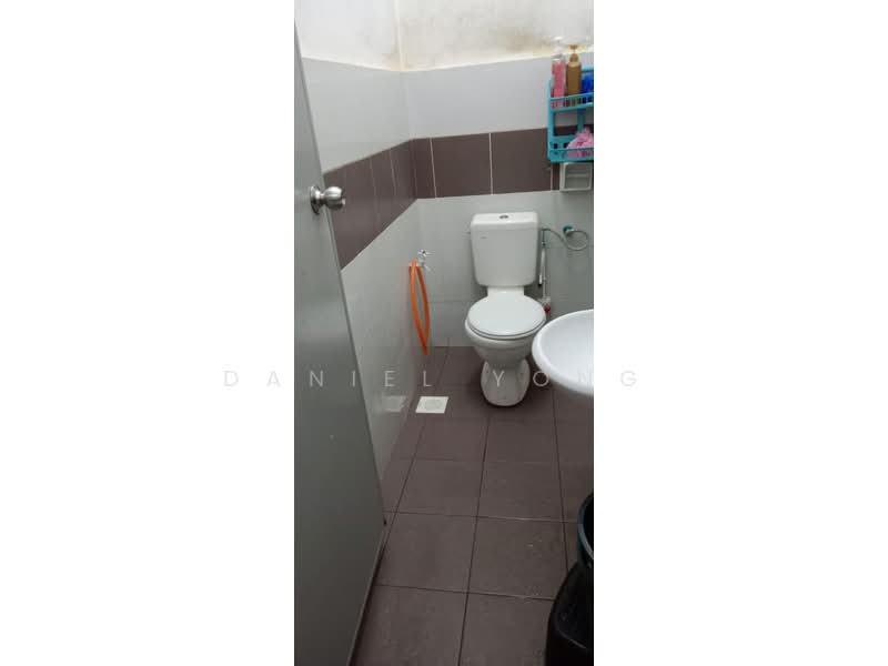 2-storey Terraced House for Sale in Taman Dato Onn (Johor Bahru) - Daniel Yong - Bathroom - PropertyGuru.com.my