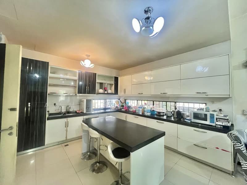 Rumah Berkembar untuk Dijual di Taman Tropika (Bangi) - Ammeer Nadzrai - Kitchen - PropertyGuru.com.my