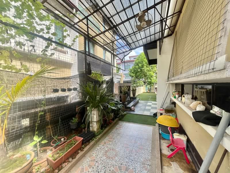 Rumah Berkembar untuk Dijual di Taman Tropika (Bangi) - Ammeer Nadzrai - Exterior - PropertyGuru.com.my