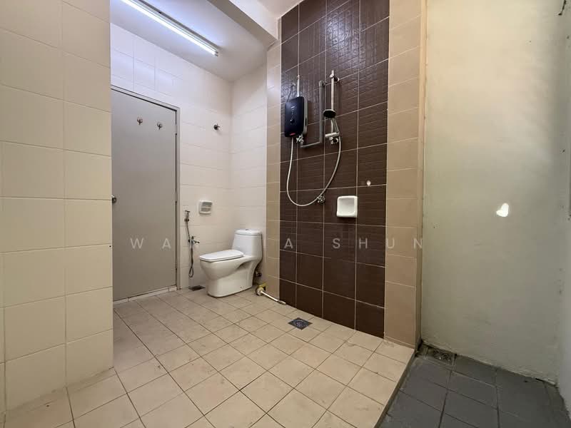 Semi-Detached House for Sale in Setia Alam (Selangor) - Wan Jia Shun - Bathroom - PropertyGuru.com.my