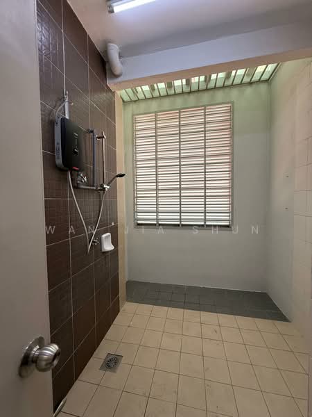 Semi-Detached House for Sale in Setia Alam (Selangor) - Wan Jia Shun - Bathroom - PropertyGuru.com.my