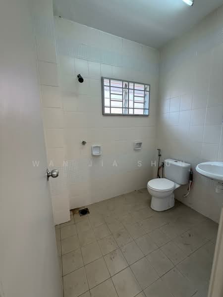 Semi-Detached House for Sale in Setia Alam (Selangor) - Wan Jia Shun - Bathroom - PropertyGuru.com.my