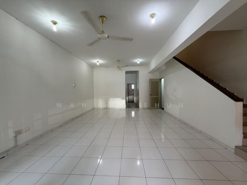 Semi-Detached House for Sale in Setia Alam (Selangor) - Wan Jia Shun - Living Room - PropertyGuru.com.my